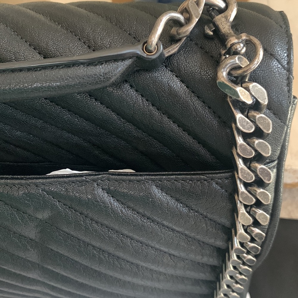 College large YSL ♥️Authenticity Card included♥️ - Picture 9 of 17